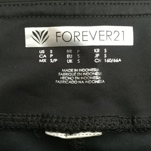 (2/$20) F21 black crops with side slits size small - Picture 5 of 8